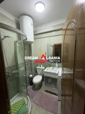 Jepet me Qira Apartament 1+1 – Pranë Xhamisë së Tabakëve ( 42111631)