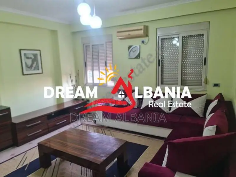Jepet Apartament 2+1 me qera Rruga Durresit ish Ambasada Jugosllave (I