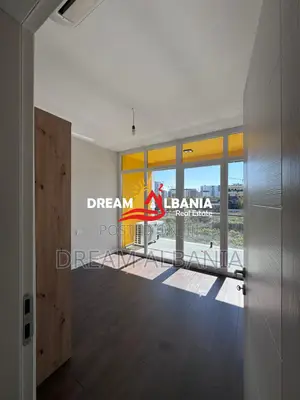 Jepen me qera 2 apartamente 2+1+Parking ne fund te Bulevardit te Ri, T