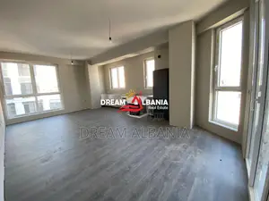 Apartament 3+1+2 Ne Shitje Tek Komuna e Parisit, Tirane (ID 41212241)