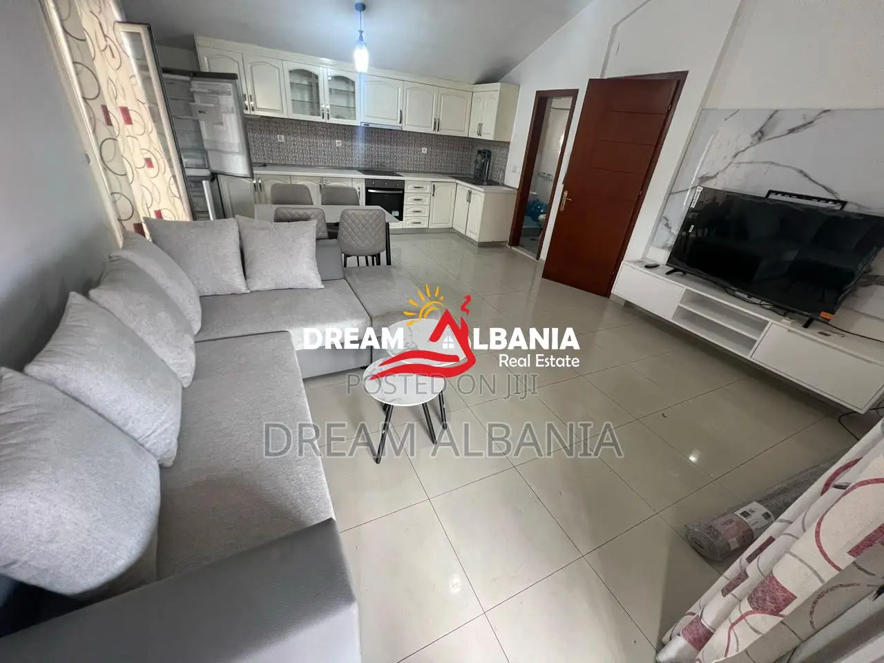 Apartament me qera 2+1 Duplex me verande tek Kristal Center afer Autos