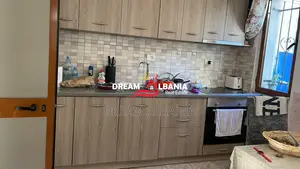 Shtepi private 1+1+Dyqan ne shitje prane Terminalit te Veriut, Tirane 
