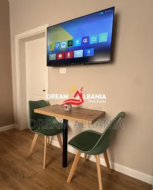 Super Apartament 2+1 me Qera ne Qender, prane Kafe Flora ne Tirane (ID