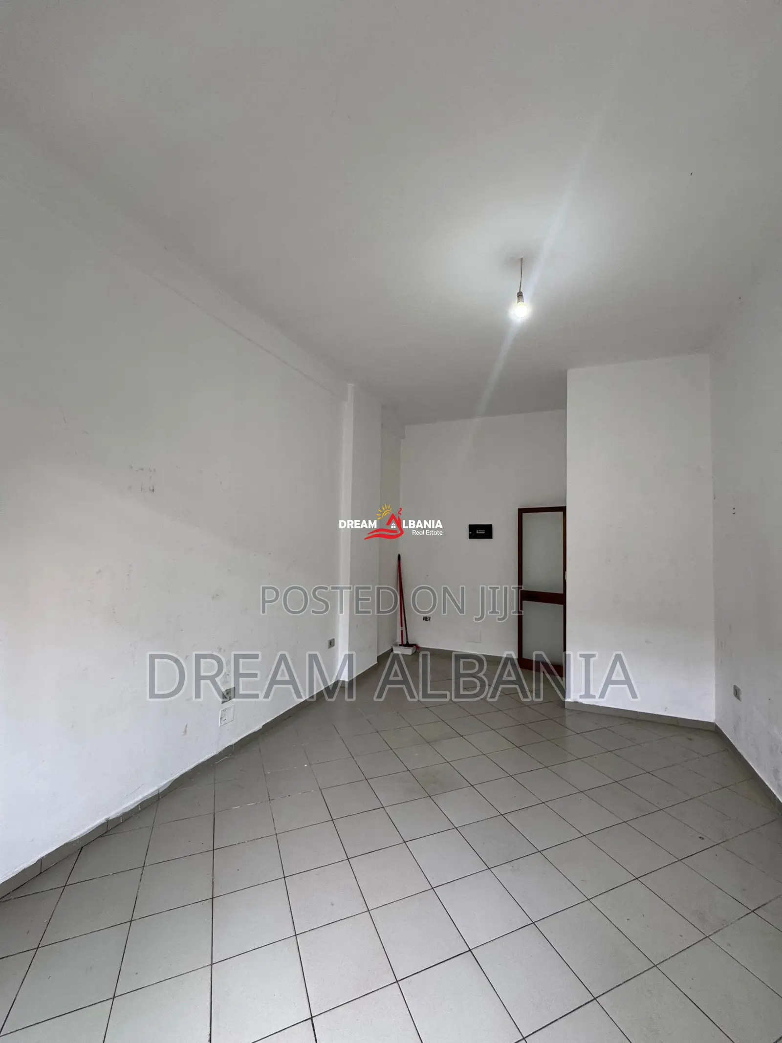 Zyre me qera ne Rrugen Sulejman Pasha, prane “Ish Cirkut” – Tirane (ID