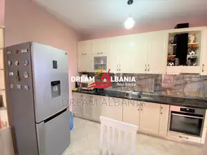 Apartament 2+1 me Qera tek Prokuroria e Rrethit (Rruga Mine Peza) ne T