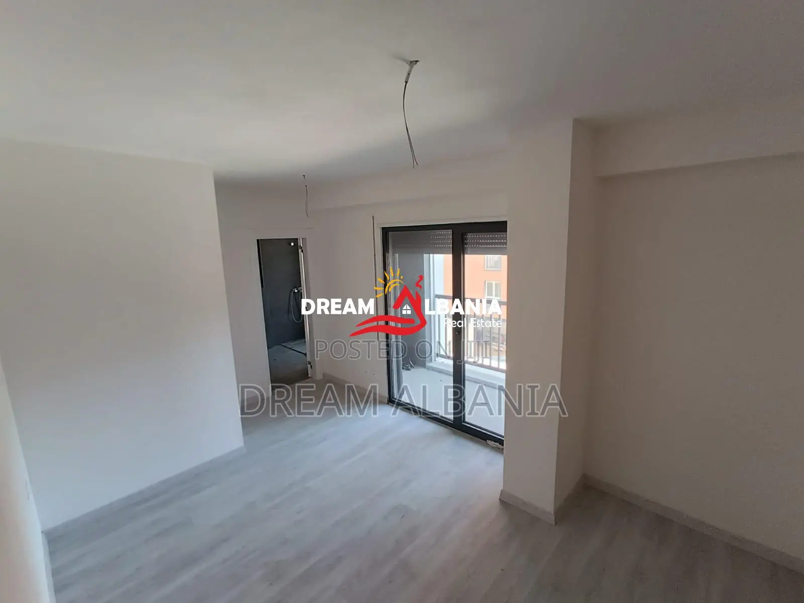 5 Ambjente biznesi 1+1 edhe 2+1 ne bulevard te ri Tirane (ID 42111559)