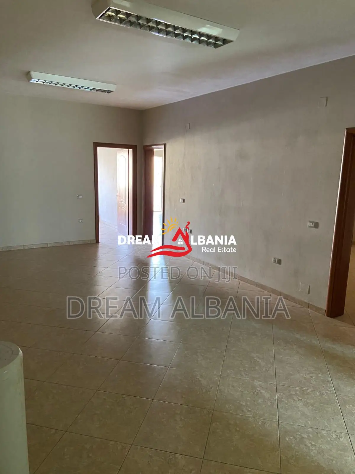 Apartment 3+1 per qera ne Rruga Shkelqim Fusha afer big Market (ID 423