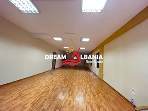 Ambient Biznesi+2 Garazhe me qera ne rrugen Bill Klinton prane Kodres 