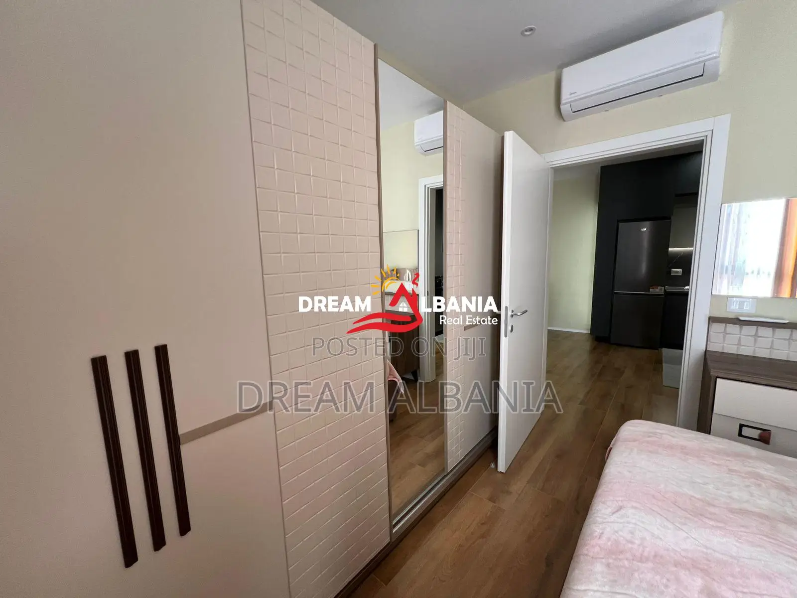 Mundesi investimi!!Apartament 1+1 per shitje ne Rrugen e Kavajes, Tira