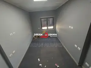 Jepet Me Qera Ambient Biznesi tek Zogu i Zi (ID 42611542)