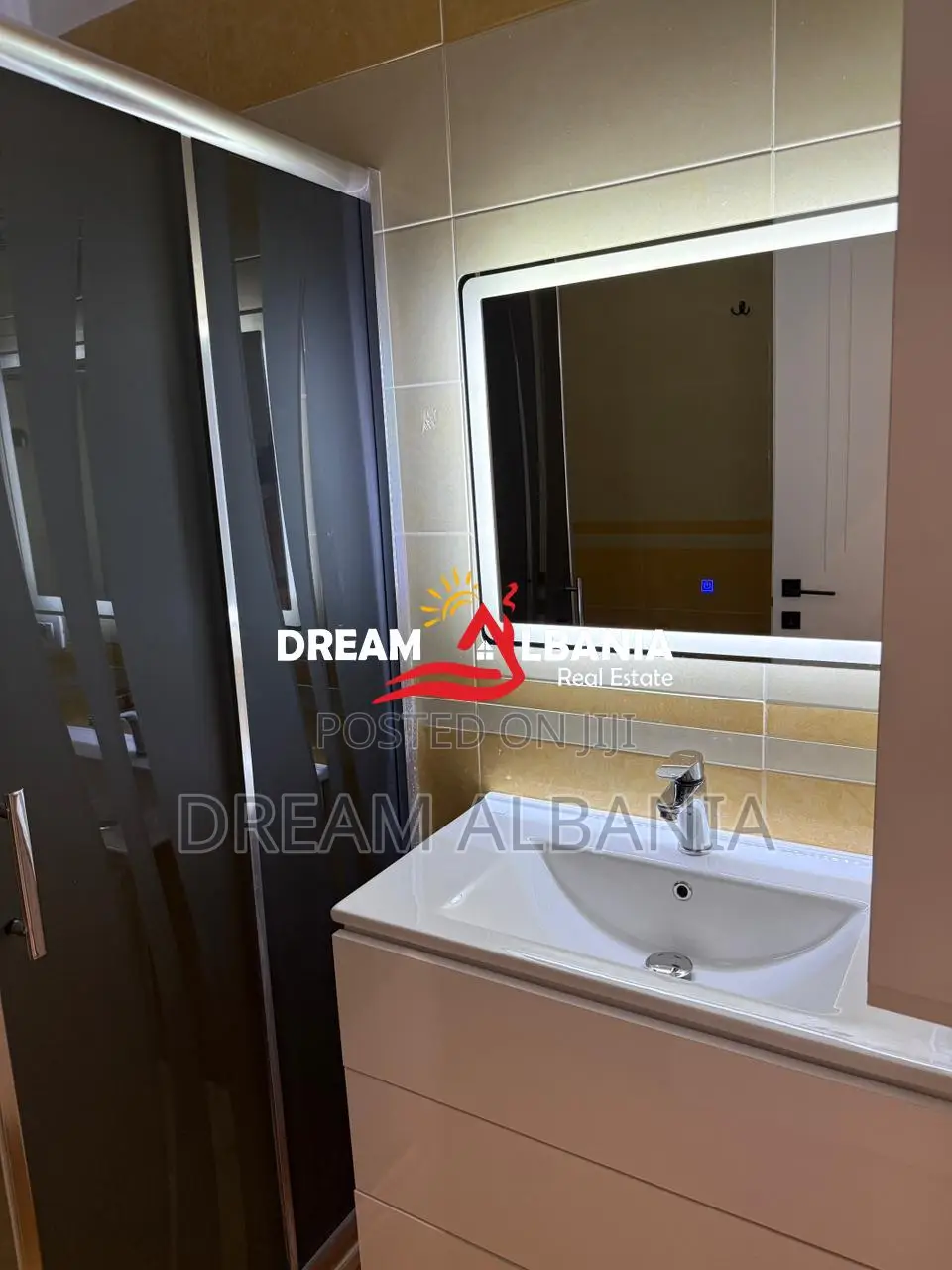Apartament 1+1 me Post Parkimi me Qira tek Kopshti Botanik-Tirane (ID 