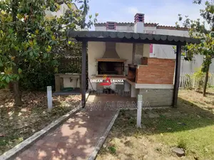 Vile ne shitje ne rrugen e Elbasanit prane vilave Gjermane ne Tirane (