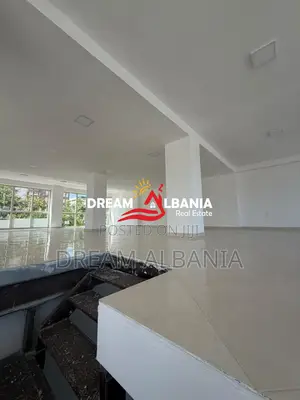 Jepet ambient biznesi me qira pranë Bulevardit Ri, TIRANE (42611557)
