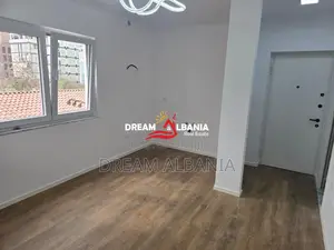 Shitet Apartament 1+1, Prane Shkolles Kuqe, Rruga Dervish Hekali (ID 4