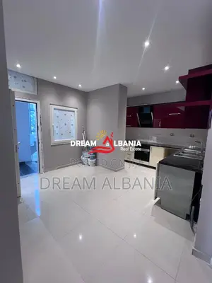 Jepen me Qera 2 Garsoniere Bosh pranë Concord Center – Rruga 5 Maji (4