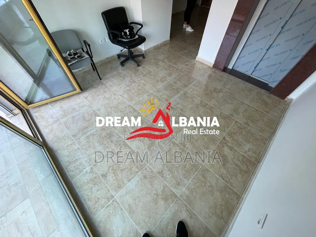 Apartament 2+1 ne shitje ne Bllok prane Sky Tower ne Tirane (ID 412192