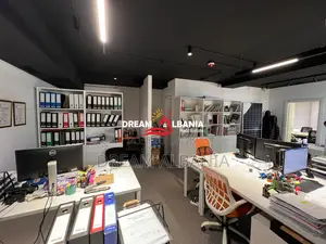 Ambjent me qera per zyra tek Pazari I Ri,Tirane (ID 42611230)