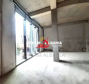Zyre me qera ne rrugen e Barrikadave, prane gjimnazit Sami Frasheri, T