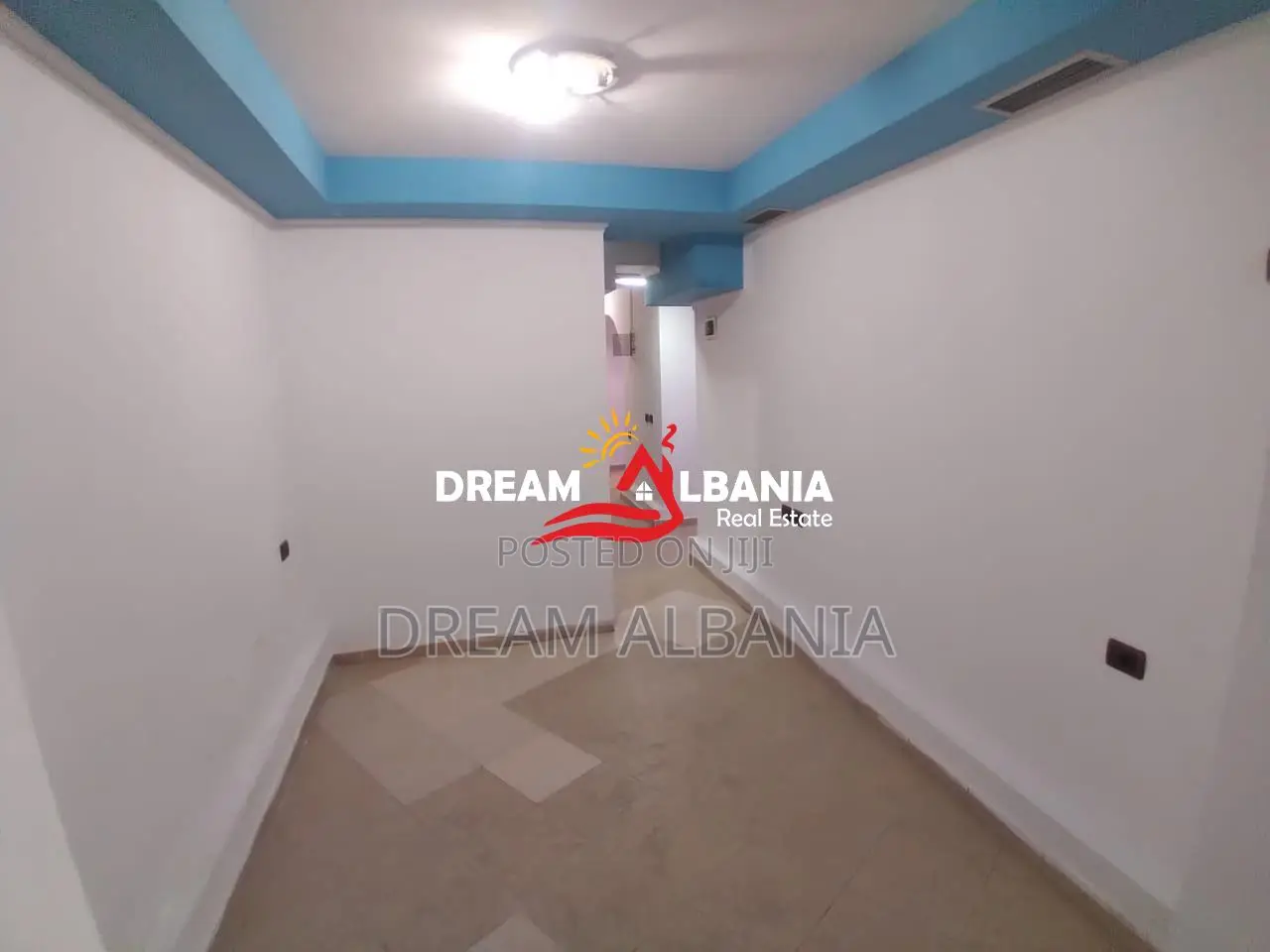 Dyqan ne shitje tek Rruga e Durresit, prane Hotel Colosseo, Tirane (ID