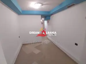 Dyqan ne shitje tek Rruga e Durresit, prane Hotel Colosseo, Tirane (ID