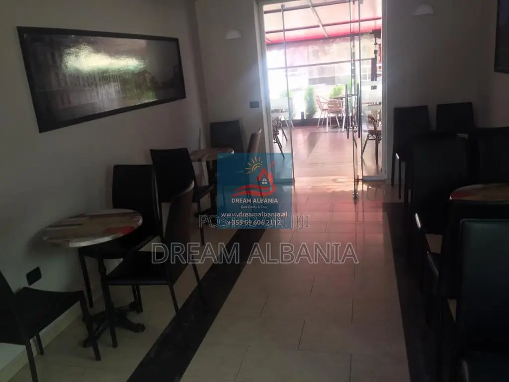 Bar Kafe Dyqan per shitje ne Blloku Vasil Shanto, ne Tirane (ID 417107