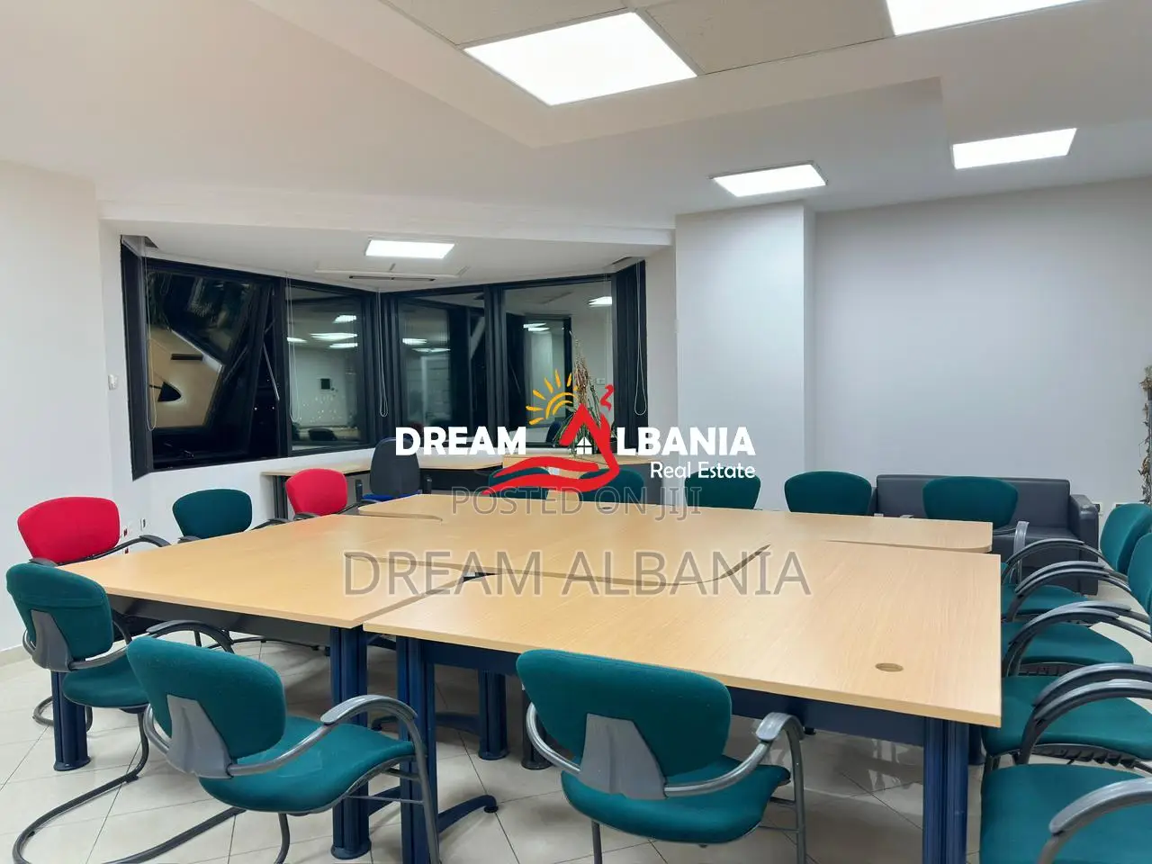 Zyre ekskluzive me qera tek Kullat Binjake, Tirane (ID 42611377)