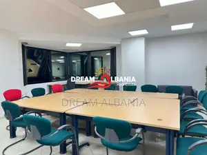 Zyre ekskluzive me qera tek Kullat Binjake, Tirane (ID 42611377)