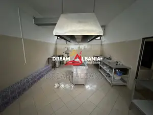 Jepet lokal me qera ne hyrje Freskut, ne Tirane (ID 42711053 )