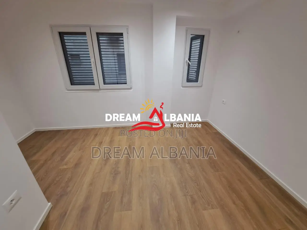 Shitet Apartament 1+1, 21 Dhjetori, Rruga Muhamet Gjollesha (ID 511100