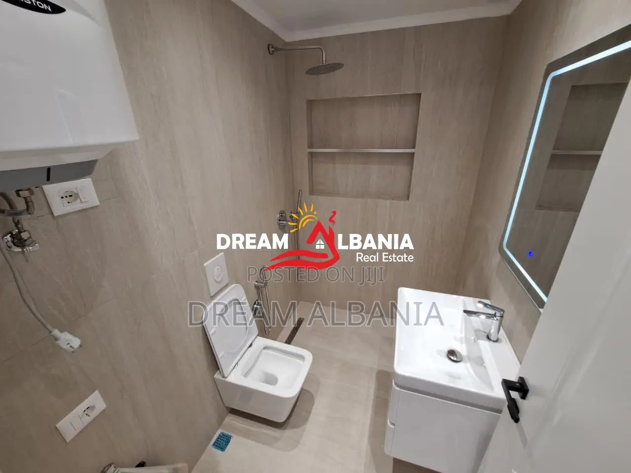 Garsoniere ne Shitje 21Dhjetori, Prane Hotel Mondialit (ID 5100001)