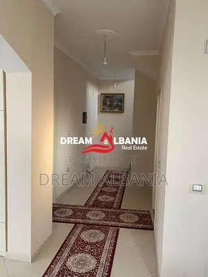 Vile me qera Mjull Bathore perballe qendres tregtare TEG ne Tirane (ID