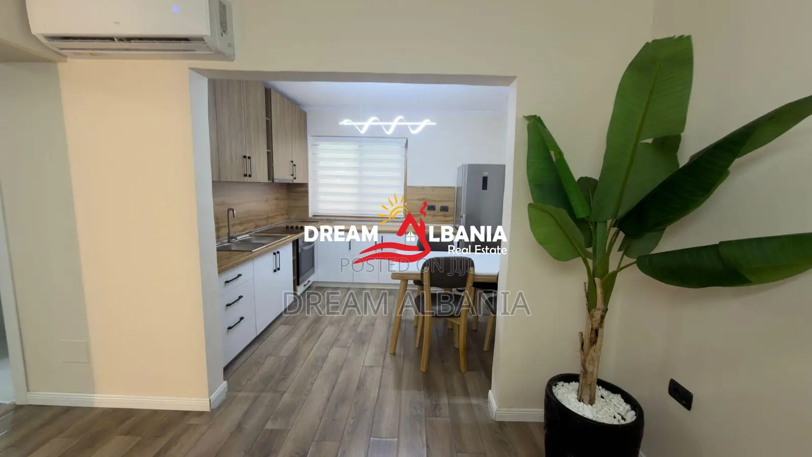 Apartament 2+1 me post parkimi me qera ne afersi te Gjykates se Rrethi