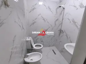 Shitet Apartament 1+1 prane Restorant Freskut, Tirane (ID 41111596)