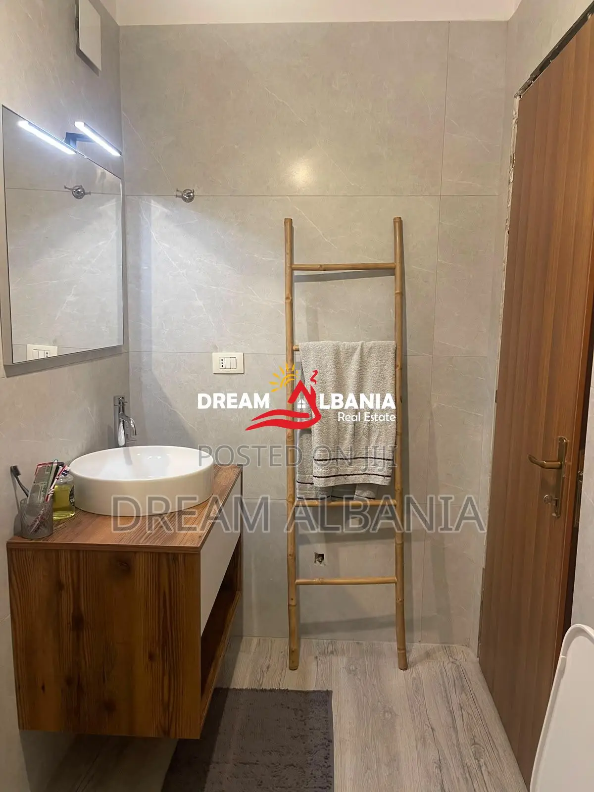 Jepet me Qira Apartament 1+1 në Don Bosko pranë Viva Market. ( 4211164