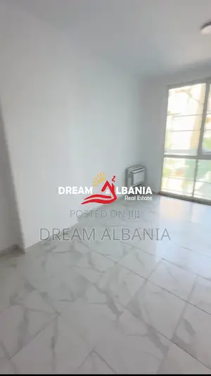 Jepet me qera Ambient Biznesi Rruga Kavajes, mbrapa Square 21 (ID 4261