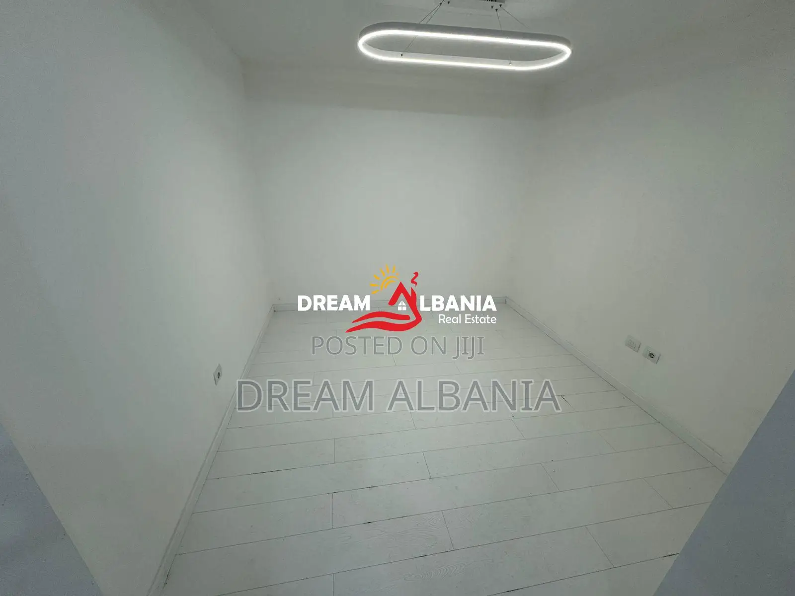 Jepete Apartament/Zyre 1+1+Post Parkimi me qera ne Zog te Zi ne Tirane
