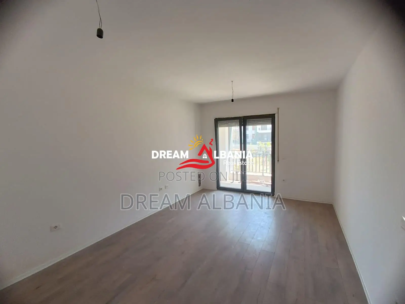 Apartament 2+1+2+ Post Parkimi me Qera ne Rrugen Jordan Misja, tek bul