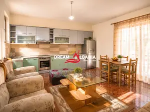 Apartament me qera 2+1 tek 5 Maji, prane shkolles Tirana Jone , ne Tir