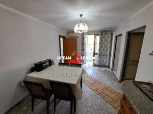 Apartament 2+1+2wc me qera tek Rruga Fortuzi prane Shkolles Jeronim De