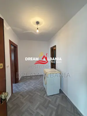 Shitet Apartament 1+1, Ish Stacioni i Fundit Tiranes Re, Prane Shkolle