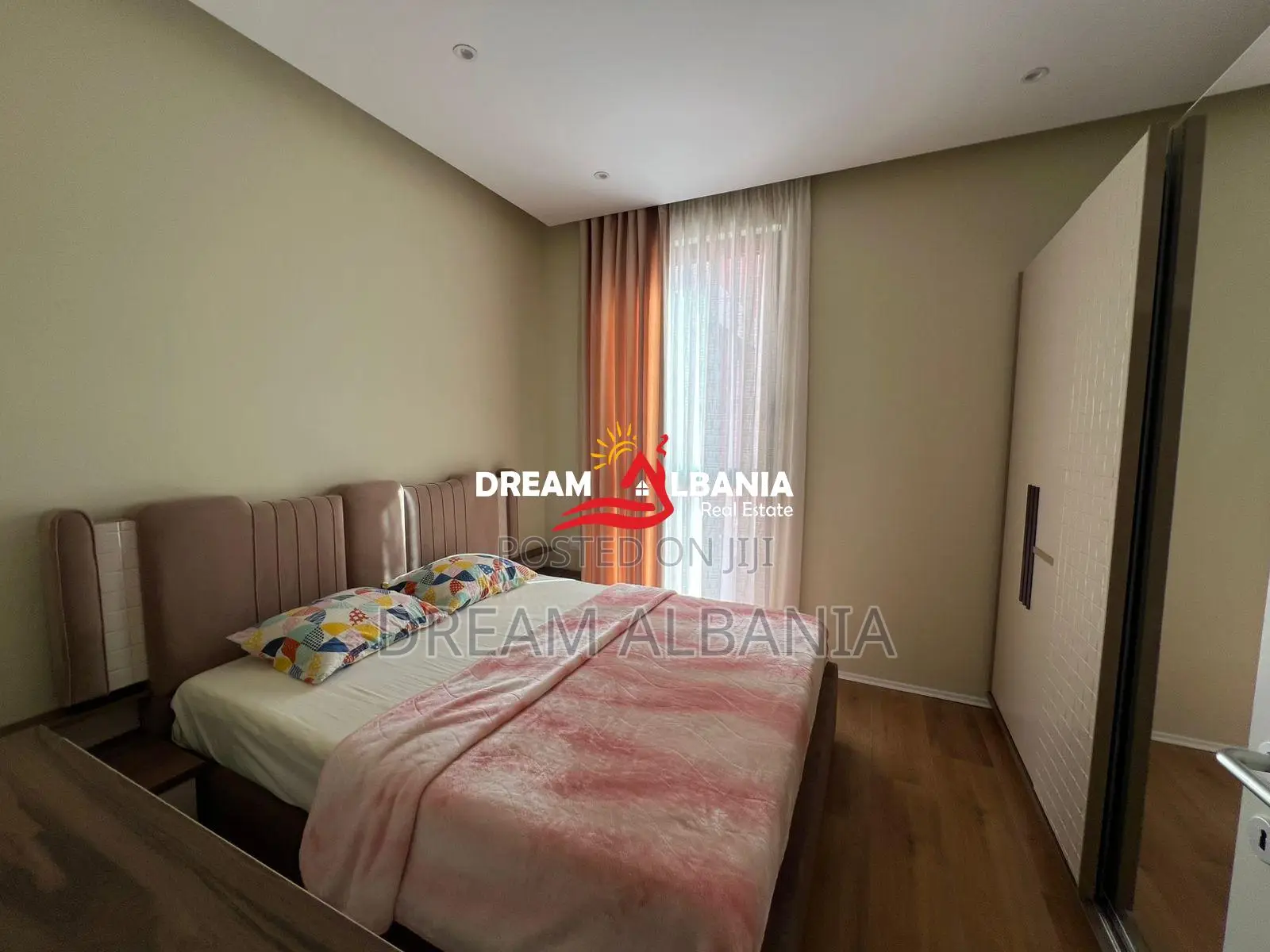 Mundesi investimi!!Apartament 1+1 per shitje ne Rrugen e Kavajes, Tira