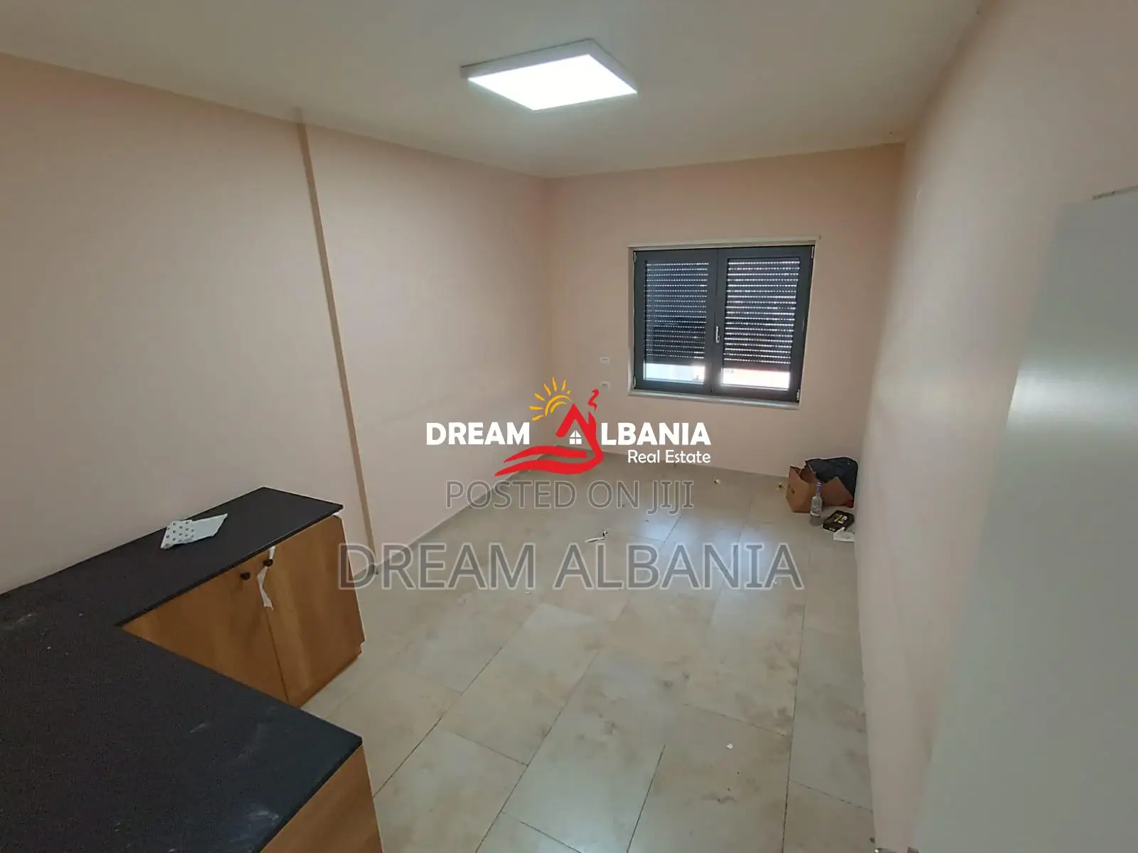 Jepet Me Qera Ambient Biznesi tek Zogu i Zi (ID 42611542)