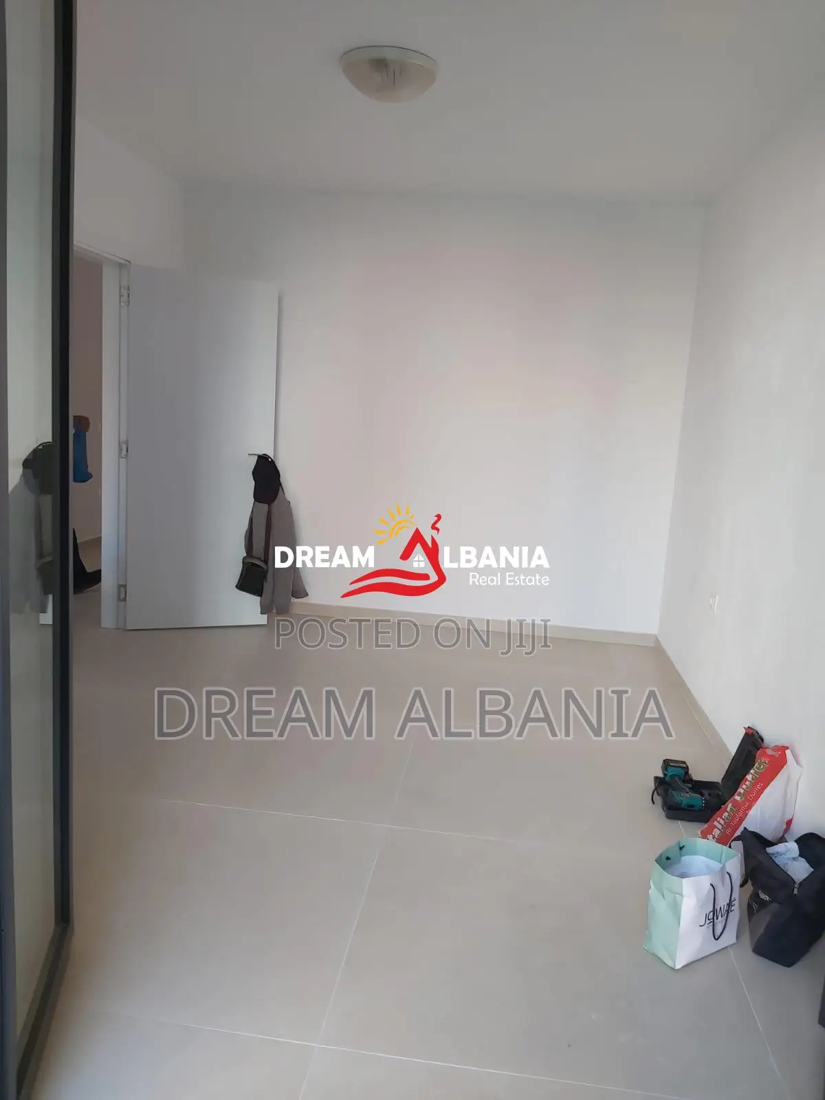 Jepet me Qera Ambient për Biznes tek Rezidenca Zirkon-Tirane (42111596
