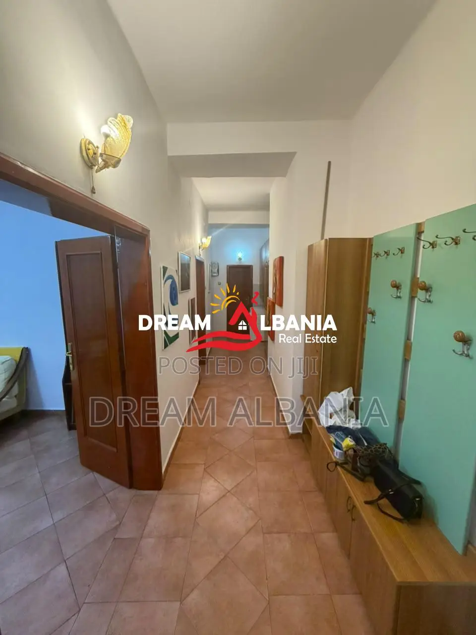 Jepet me Qira Apartament 2+1 tek Shallvaret prane mullirit te vjeter (