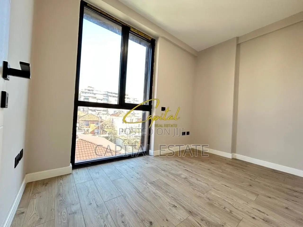 AMBIENT BIZNESI ME QIRA 75 M2 SHKOLLA E KUQE 650 EURO