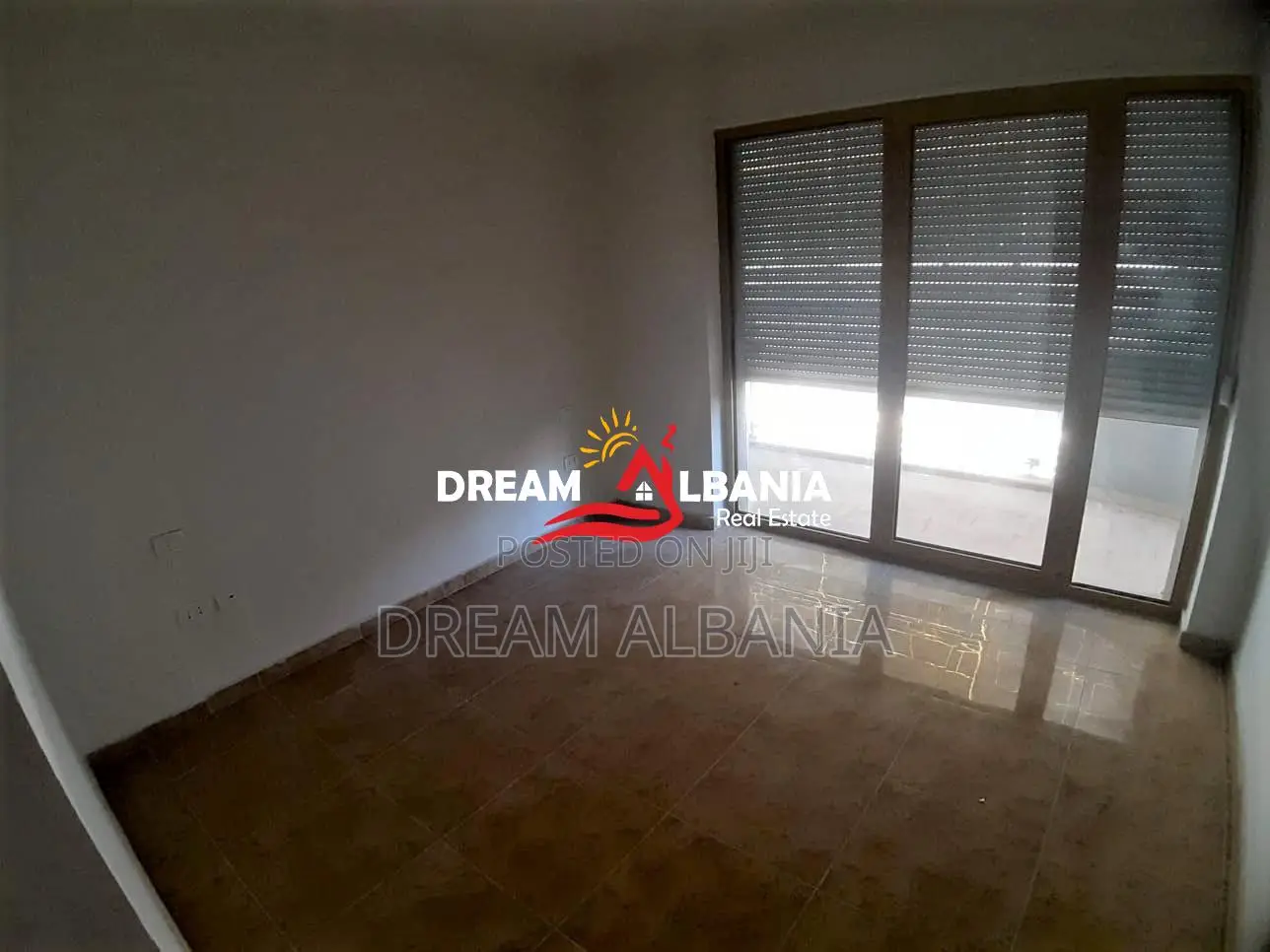Apartament 2+1 ne shitje ne Bllok prane Sky Tower ne Tirane (ID 412192