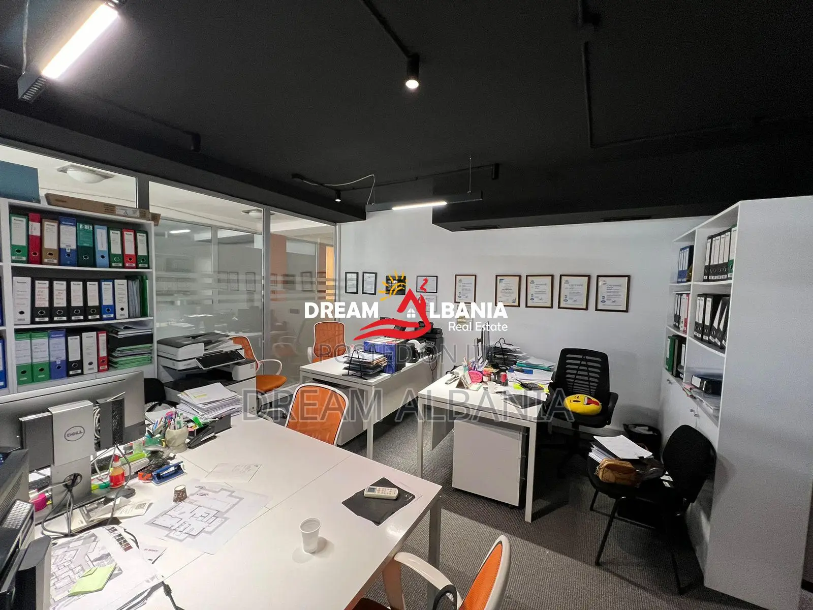 Ambjent me qera per zyra tek Pazari I Ri,Tirane (ID 42611230)