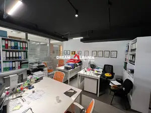 Ambjent me qera per zyra tek Pazari I Ri,Tirane (ID 42611230)