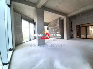 Zyre me qera ne rrugen e Barrikadave, prane gjimnazit Sami Frasheri, T