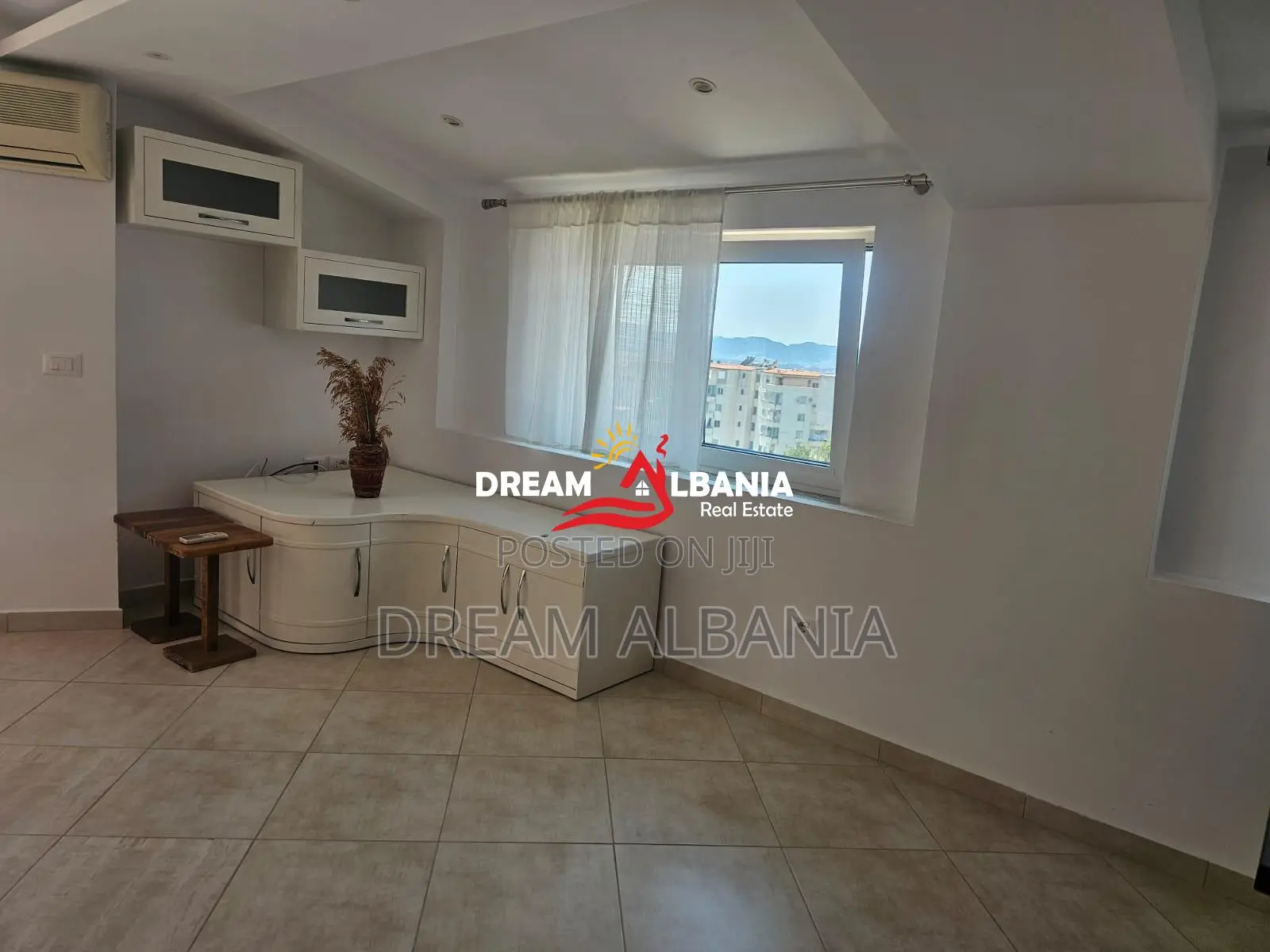 Apartament me qera 2+1+2 i sapo investuar ne Fresk prane Restorant MUR